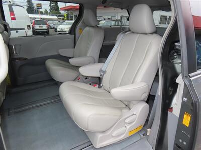 2014 Toyota Sienna XLE 8-Passenger - Photo 36 - Santa Cruz, CA 95062