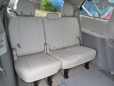 2014 Toyota Sienna XLE 8-Passenger - Photo 41 - Santa Cruz, CA 95062