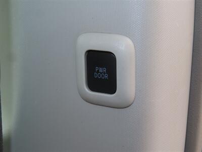 2014 Toyota Sienna XLE 8-Passenger - Photo 34 - Santa Cruz, CA 95062