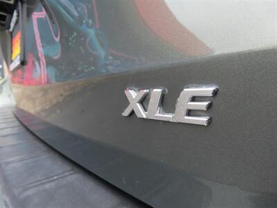2014 Toyota Sienna XLE 8-Passenger - Photo 5 - Santa Cruz, CA 95062