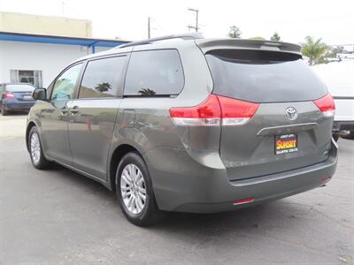 2014 Toyota Sienna XLE 8-Passenger - Photo 3 - Santa Cruz, CA 95062