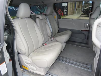 2014 Toyota Sienna XLE 8-Passenger - Photo 33 - Santa Cruz, CA 95062