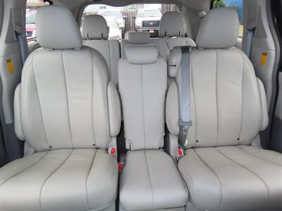 2014 Toyota Sienna XLE 8-Passenger - Photo 31 - Santa Cruz, CA 95062