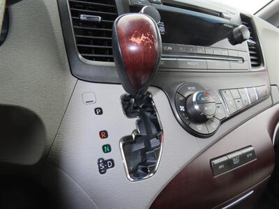 2014 Toyota Sienna XLE 8-Passenger - Photo 24 - Santa Cruz, CA 95062