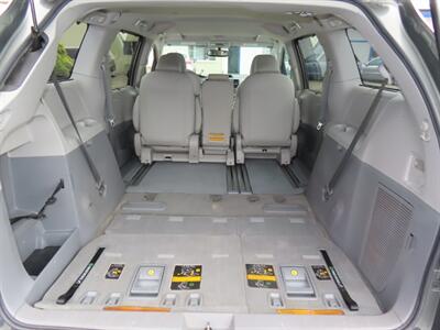 2014 Toyota Sienna XLE 8-Passenger - Photo 45 - Santa Cruz, CA 95062