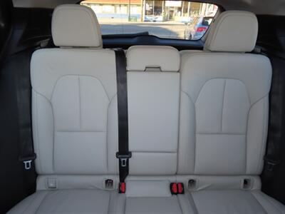 2020 Volvo XC40 T5 Momentum - Photo 30 - Santa Cruz, CA 95062
