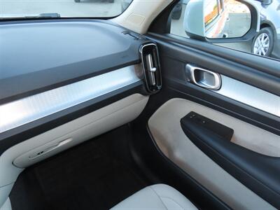 2020 Volvo XC40 T5 Momentum - Photo 22 - Santa Cruz, CA 95062