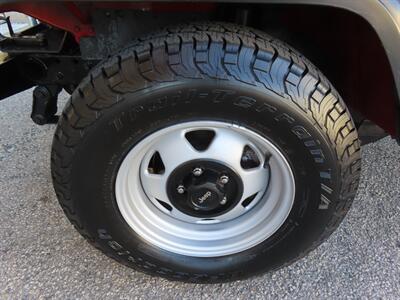 1992 Jeep Wrangler 4WD - Photo 46 - Santa Cruz, CA 95062