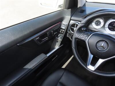 2015 Mercedes-Benz GLK 250 BlueTEC 4MATIC AWD - Photo 13 - Santa Cruz, CA 95062