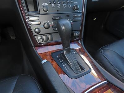 2006 Volvo V70 2.4 - Photo 18 - Santa Cruz, CA 95062