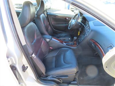 2006 Volvo V70 2.4 - Photo 14 - Santa Cruz, CA 95062