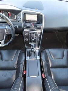 2014 Volvo XC60 T6 R-Design AWD Platinum   - Photo 23 - Santa Cruz, CA 95062