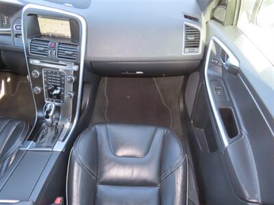 2014 Volvo XC60 T6 R-Design AWD Platinum   - Photo 29 - Santa Cruz, CA 95062