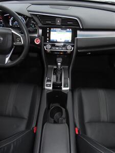 2018 Honda Civic Touring   - Photo 20 - Santa Cruz, CA 95062