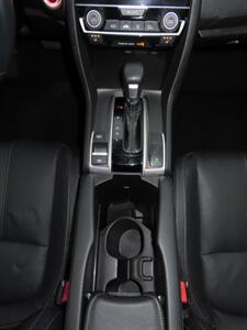 2018 Honda Civic Touring   - Photo 18 - Santa Cruz, CA 95062