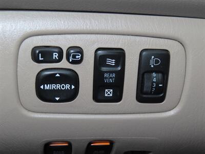 2007 Toyota Sienna XLE Limited 7-Passenger AWD - Photo 8 - Santa Cruz, CA 95062