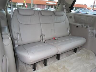2007 Toyota Sienna XLE Limited 7-Passenger AWD - Photo 37 - Santa Cruz, CA 95062