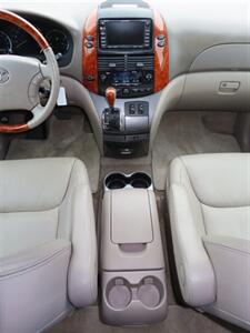 2007 Toyota Sienna XLE Limited 7-Passenger AWD - Photo 17 - Santa Cruz, CA 95062