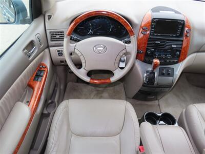 2007 Toyota Sienna XLE Limited 7-Passenger AWD - Photo 7 - Santa Cruz, CA 95062