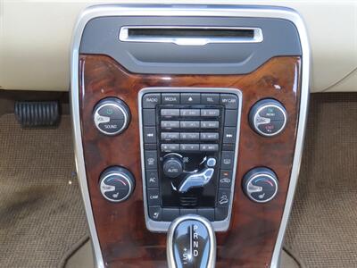 2015 Volvo XC70 T6 AWD Premier Plus   - Photo 23 - Santa Cruz, CA 95062