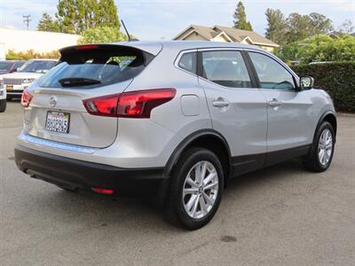 2019 Nissan Rogue Sport S   - Photo 4 - Santa Cruz, CA 95062