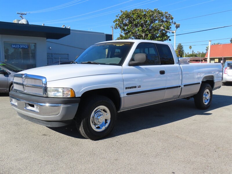1999 Dodge Ram Laramie SLT photo 2
