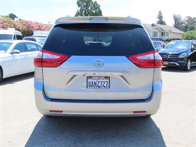 2016 Toyota Sienna XLE Premium 8-Passenger   - Photo 52 - Santa Cruz, CA 95062