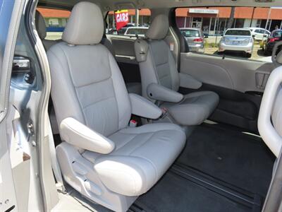 2016 Toyota Sienna XLE Premium 8-Passenger   - Photo 40 - Santa Cruz, CA 95062