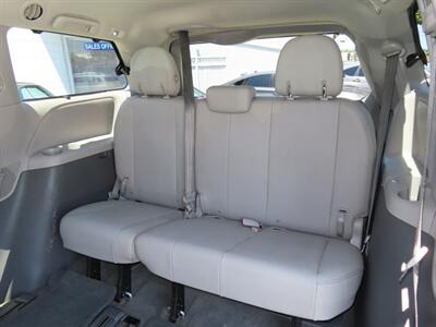 2016 Toyota Sienna XLE Premium 8-Passenger   - Photo 43 - Santa Cruz, CA 95062