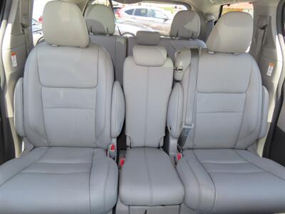 2016 Toyota Sienna XLE Premium 8-Passenger   - Photo 33 - Santa Cruz, CA 95062