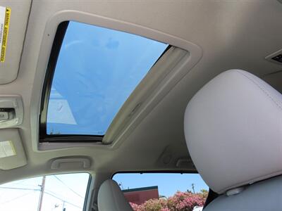 2016 Toyota Sienna XLE Premium 8-Passenger   - Photo 10 - Santa Cruz, CA 95062