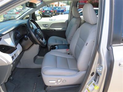2016 Toyota Sienna XLE Premium 8-Passenger   - Photo 6 - Santa Cruz, CA 95062