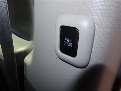 2016 Toyota Sienna XLE Premium 8-Passenger   - Photo 41 - Santa Cruz, CA 95062