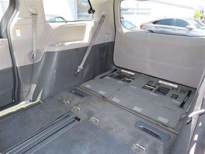 2016 Toyota Sienna XLE Premium 8-Passenger   - Photo 46 - Santa Cruz, CA 95062