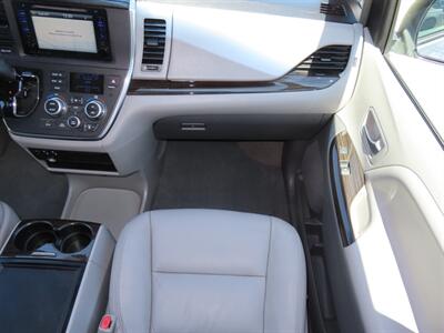 2016 Toyota Sienna XLE Premium 8-Passenger   - Photo 22 - Santa Cruz, CA 95062