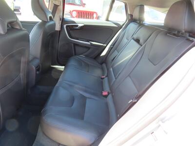 2016 Volvo V60 T5 Drive-E Platinum   - Photo 37 - Santa Cruz, CA 95062