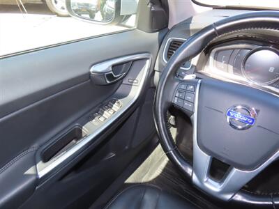 2016 Volvo V60 T5 Drive-E Platinum   - Photo 14 - Santa Cruz, CA 95062