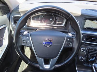 2016 Volvo V60 T5 Drive-E Platinum   - Photo 10 - Santa Cruz, CA 95062