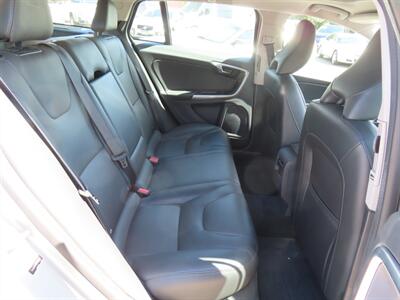 2016 Volvo V60 T5 Drive-E Platinum   - Photo 39 - Santa Cruz, CA 95062