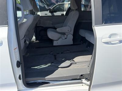 2018 Toyota Sienna LE 7-Passenger AWD - Photo 11 - Santa Cruz, CA 95062