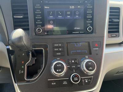 2018 Toyota Sienna LE 7-Passenger AWD - Photo 10 - Santa Cruz, CA 95062