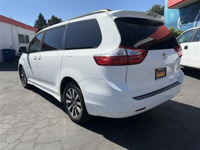 2018 Toyota Sienna LE 7-Passenger AWD - Photo 5 - Santa Cruz, CA 95062