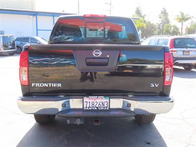 2019 Nissan Frontier SV Crew-Cab - Photo 38 - Santa Cruz, CA 95062