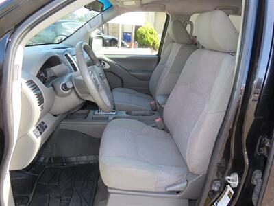 2019 Nissan Frontier SV Crew-Cab - Photo 6 - Santa Cruz, CA 95062