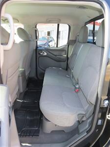 2019 Nissan Frontier SV Crew-Cab - Photo 25 - Santa Cruz, CA 95062