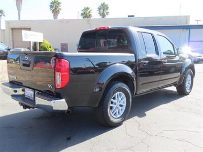 2019 Nissan Frontier SV Crew-Cab - Photo 4 - Santa Cruz, CA 95062