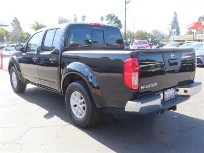 2019 Nissan Frontier SV Crew-Cab - Photo 3 - Santa Cruz, CA 95062