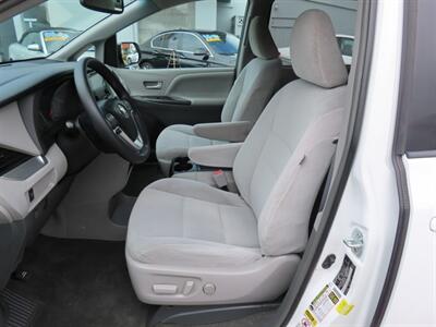 2015 Toyota Sienna LE 8-Passenger   - Photo 6 - Santa Cruz, CA 95062
