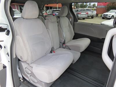 2015 Toyota Sienna LE 8-Passenger   - Photo 26 - Santa Cruz, CA 95062