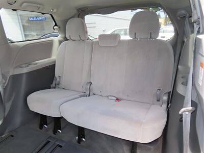 2015 Toyota Sienna LE 8-Passenger   - Photo 35 - Santa Cruz, CA 95062